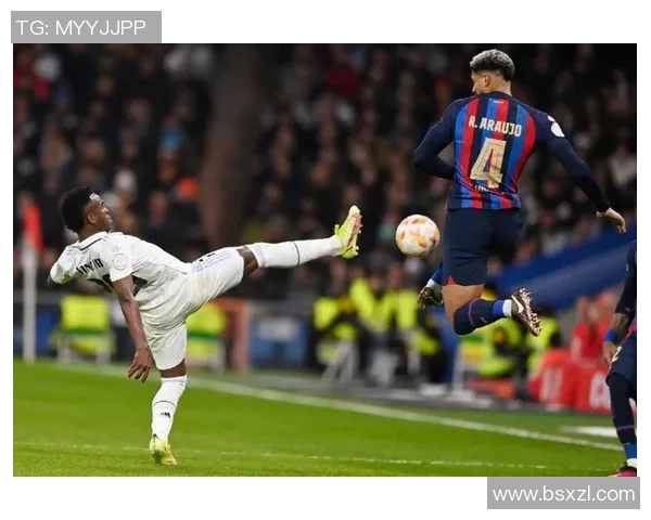 国王杯激战波尔图与里昂平局乌龙球瞬间引发全场热烈反响 国王杯激战波尔图与里昂平局乌龙球瞬间引发全场热烈反响