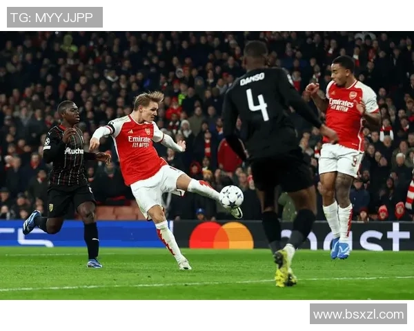 德甲精彩对决那不勒斯大胜阿森纳补时绝杀引发全场狂欢与转会热议