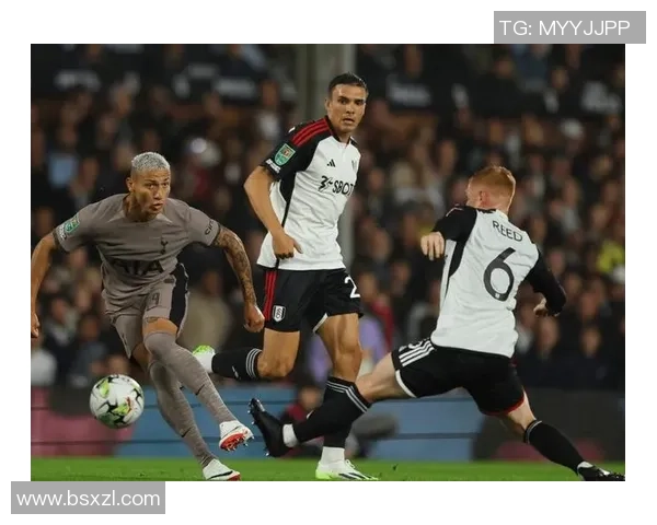 世界杯精彩对决那不勒斯4-0热刺点球大战瞬间点燃全场激情 世界杯精彩对决那不勒斯4-0热刺点球大战瞬间点燃全场激情