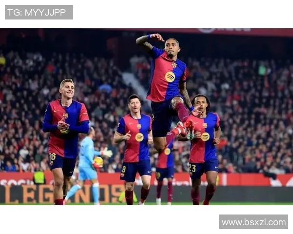 巴萨绝杀曼联晋级国王杯决赛全场欢呼声震天响