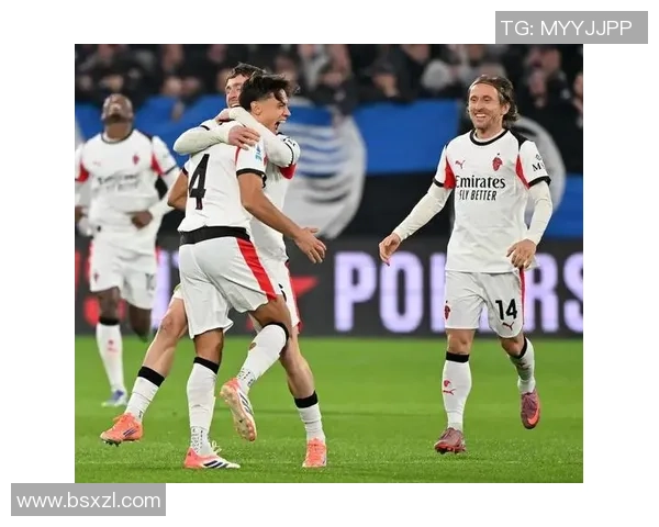 意甲焦点战：AC米兰逆转曼联乌龙球成关键瞬间战术解析